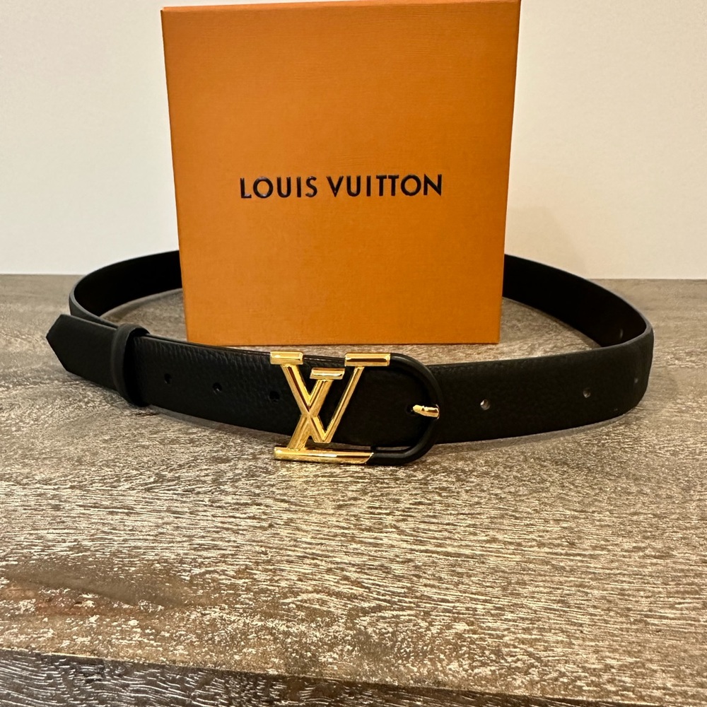 Louis Vuitton leather belt